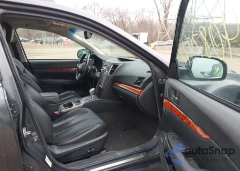 2011 Subaru Outback 3.6R Limited z USA, uszkodzony, nr VIN 4S4BRDKC8B2429693